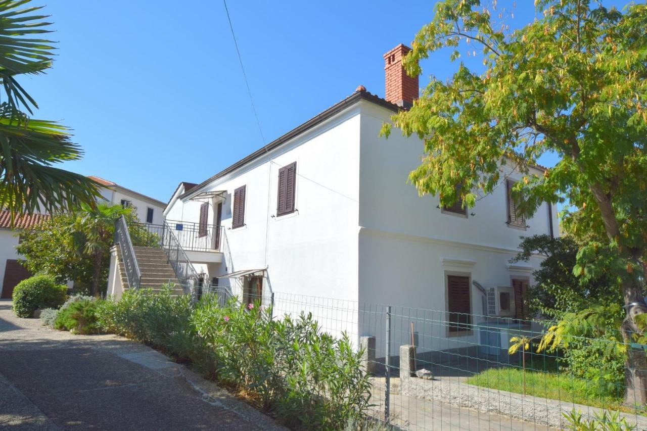 Apartments Ivona Malinska Exterior foto